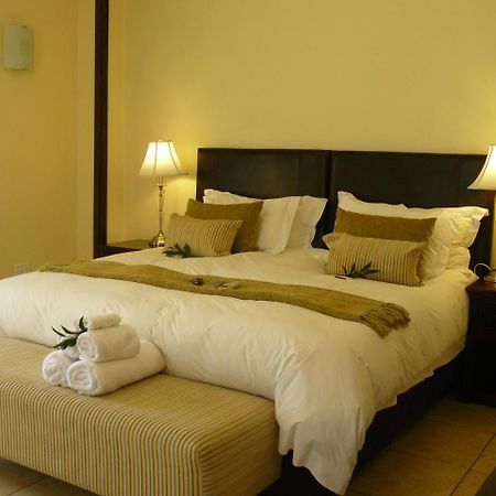 Moon And Sixpence Garden Guest House Muldersdrift Exterior foto