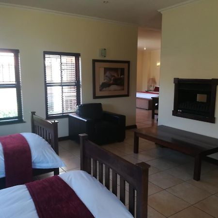 Moon And Sixpence Garden Guest House Muldersdrift Exterior foto