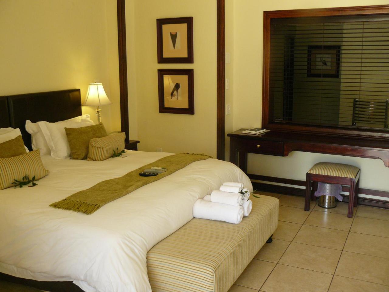 Moon And Sixpence Garden Guest House Muldersdrift Exterior foto